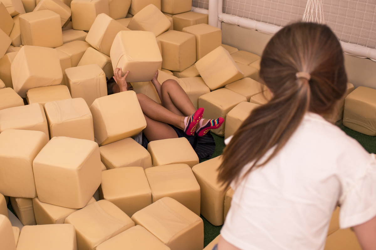 festa de aniversário infantil, crianças brincando