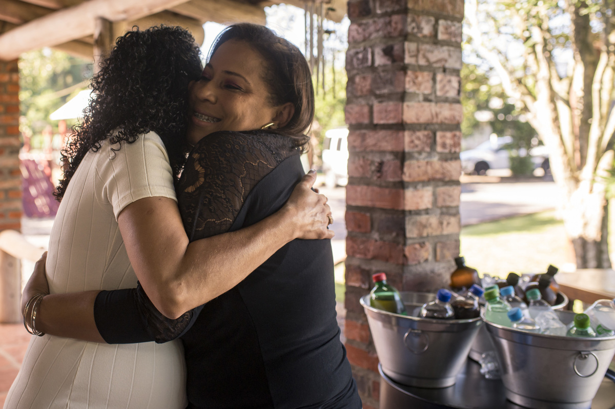 chá de bebê, abraços das convidadas