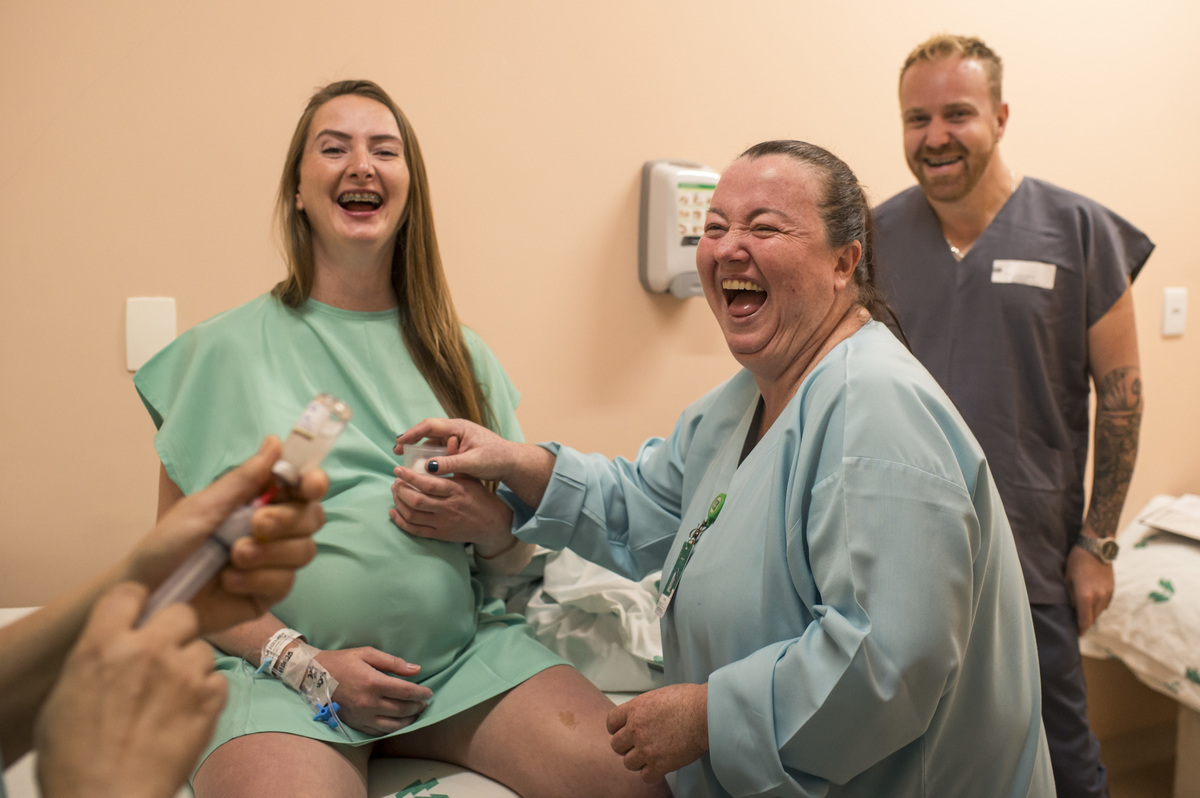 família feliz antes do parto
