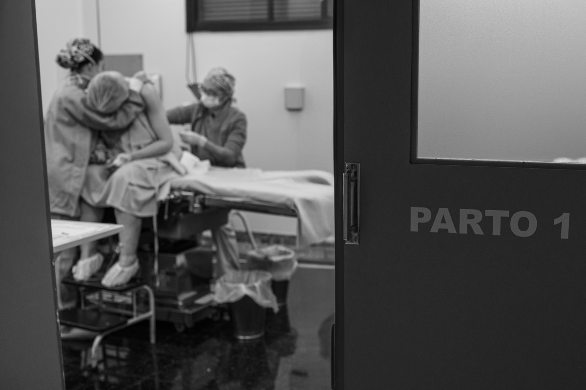 documental de parto, recebendo anestesia