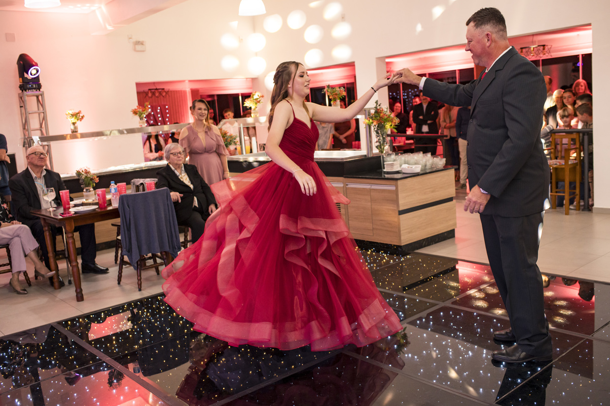 Festa de 15 anos, hora da valsa com o pai