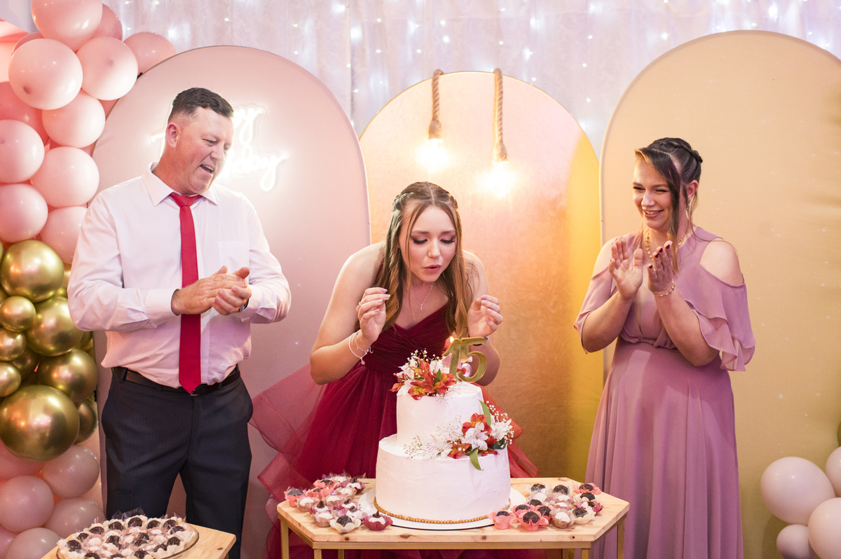 Festa de 15 anos, hora de assoprar a velinha