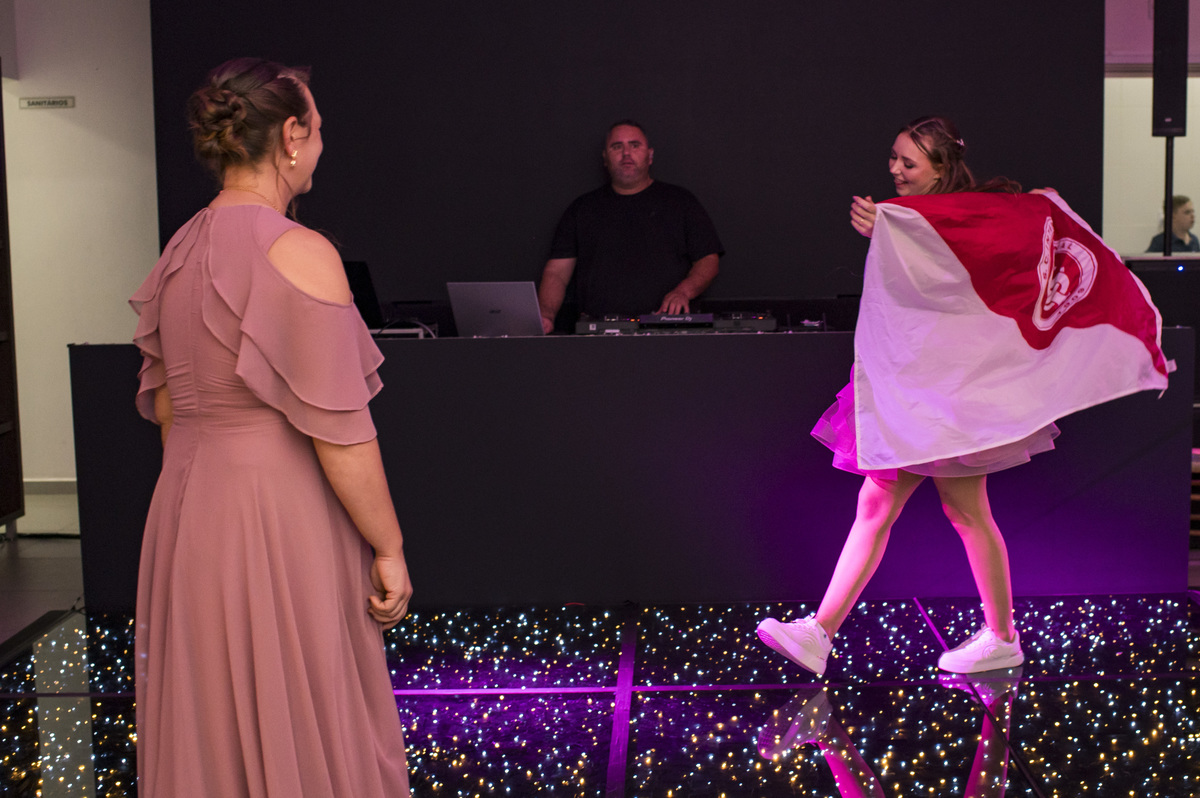 Festa de 15 anos, abertura da balada