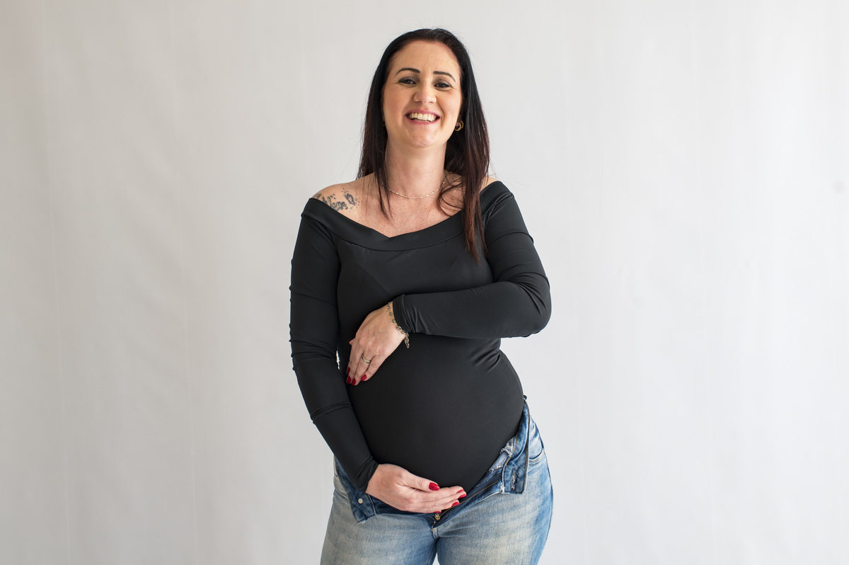 Ensaio de gestante no estúdio fotográfico Claudia Wallauer