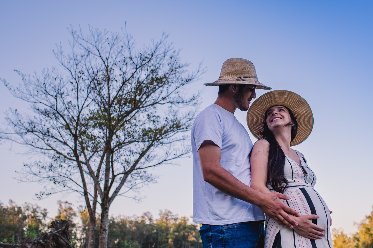Ensaio de gestante de gêmeos no interior de Triunfo - fotógrafa Claudia Wallauer