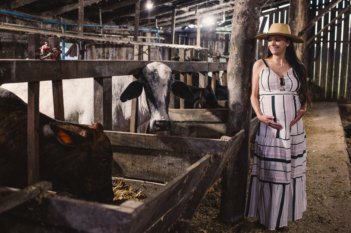 Ensaio de gestante no Tambo do João Leiteiro - Triunfo - RS - fotógrafa Claudia Wallauer