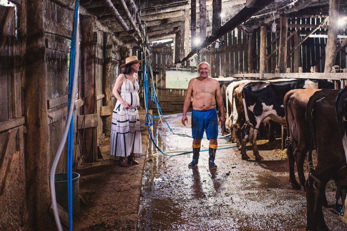 Ensaio de gestante do Tambo do João Leiteiro (vovô dos gêmeos) - Triunfo - RS - fotógrafa Claudia Wallauer