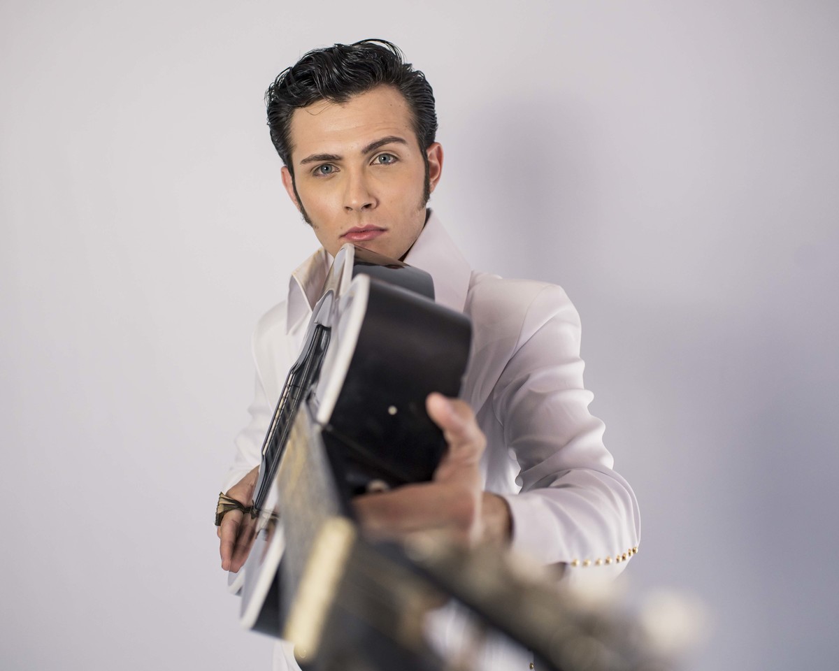 Ensaio Elvis Cover no Estúdio fotográfico Claudia Wallauer em Montenegro - RS