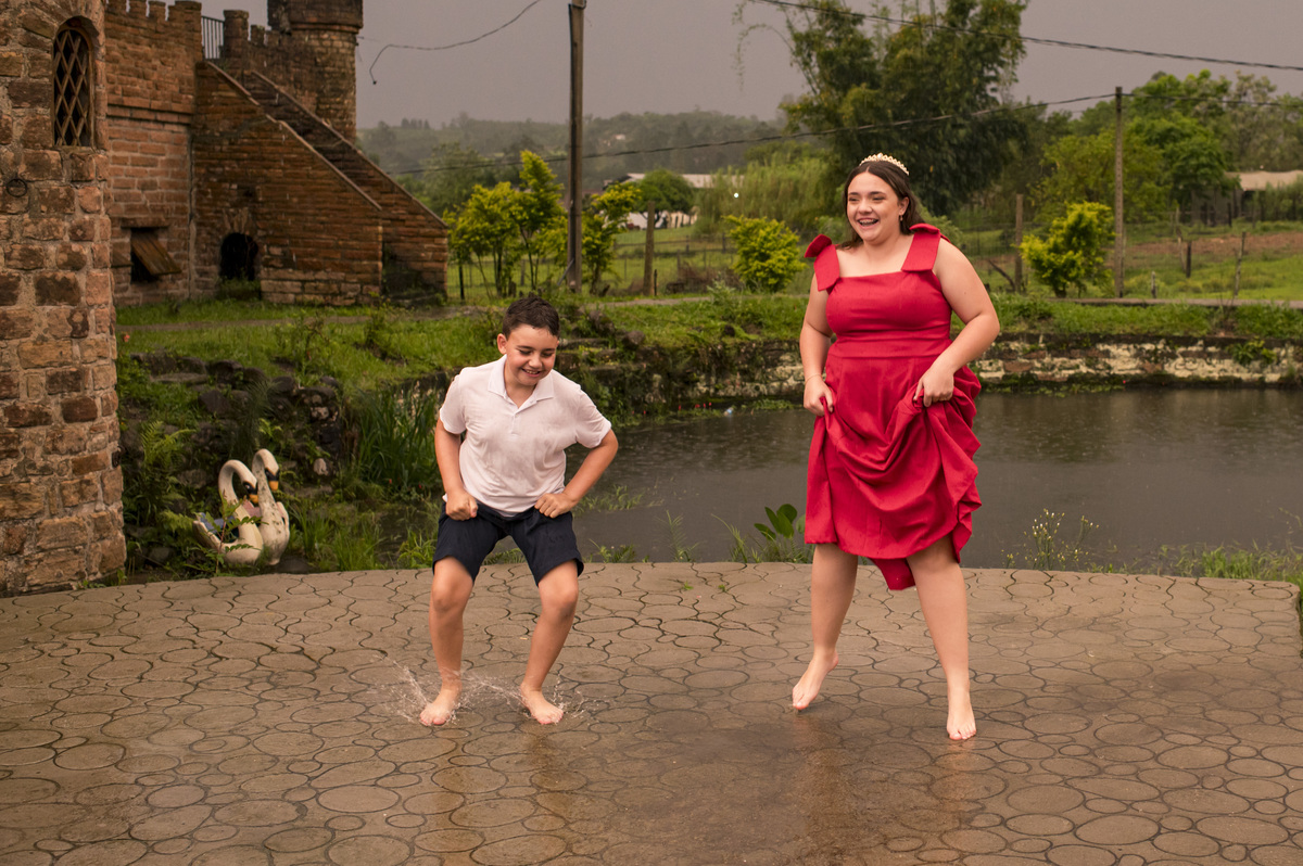 Ensaio pré 15 no Castelo, A Bela e a Fera, foto na chuva