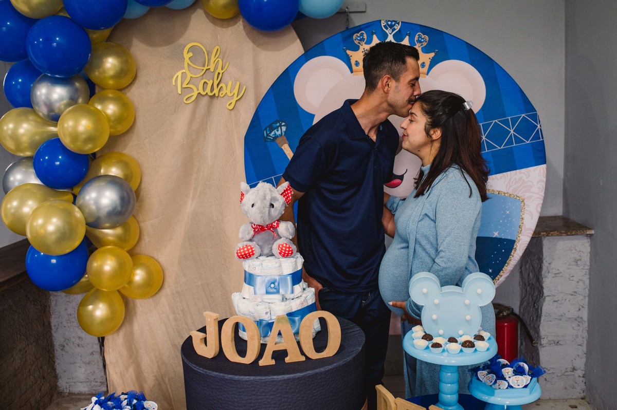 Chá de bebê - foto da gestante e do pai