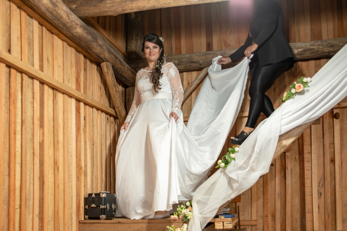 noiva chegando no casamento