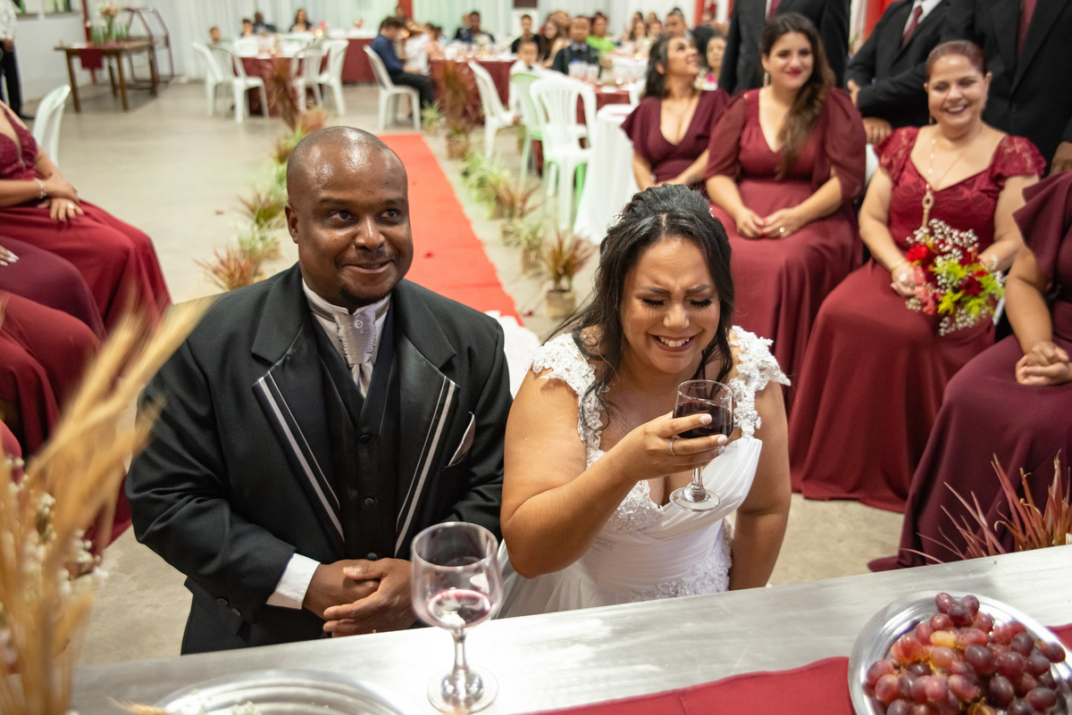 santa ceia, noivos bebendo vinho