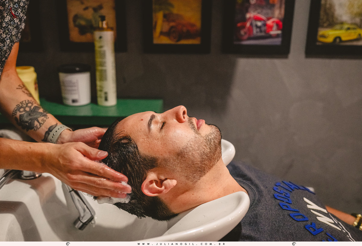 Making-of-Felipe-Mazzo-Barbearia-21-de-maio-Casamento-Irati-Paraná-Fotógrafo-Juliano-Gil