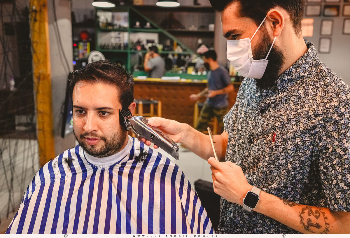 Making-of-Felipe-Mazzo-Barbearia-21-de-maio-Casamento-Irati-Paraná-Fotógrafo-Juliano-Gil