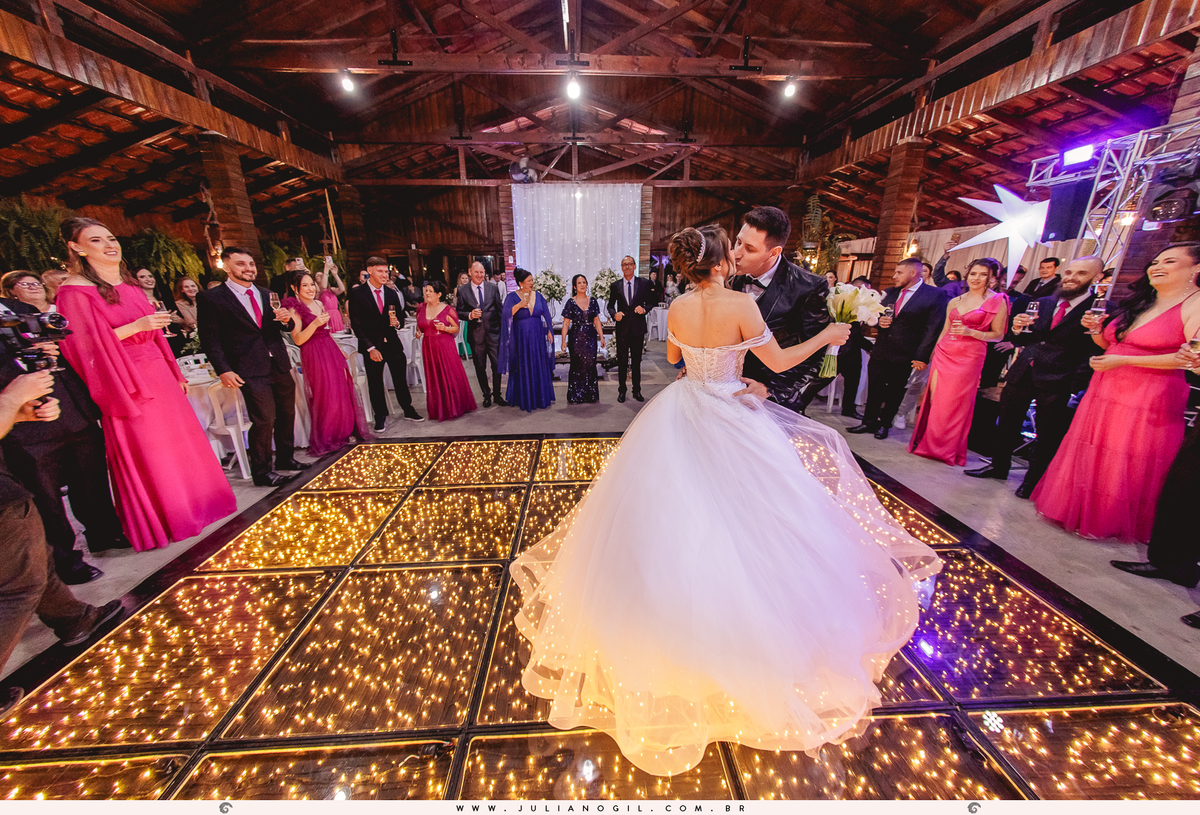 Gabriela-Grochoviski-Luiz-Zago-Casamento-Irati-Paraná-Paróquia-São-Miguel-Fotógrafo-Juliano-Gil-Rancho-do-lago-vó-Tereza