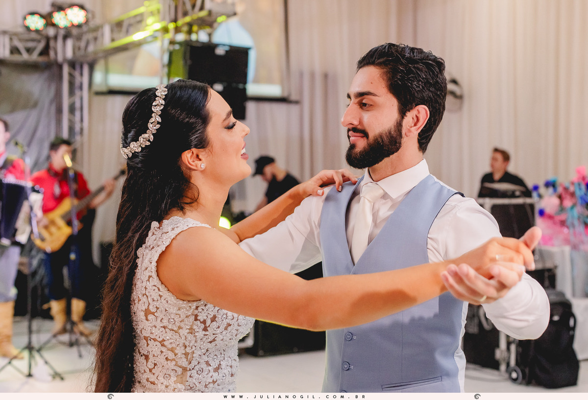 Recepção Casamento Willian de Lara Jéssica Wengrzen fotógrafo Juliano Gil Irati Paraná Casamento Igreja Matriz Senhor Bom Jesus Restaurante do Colono