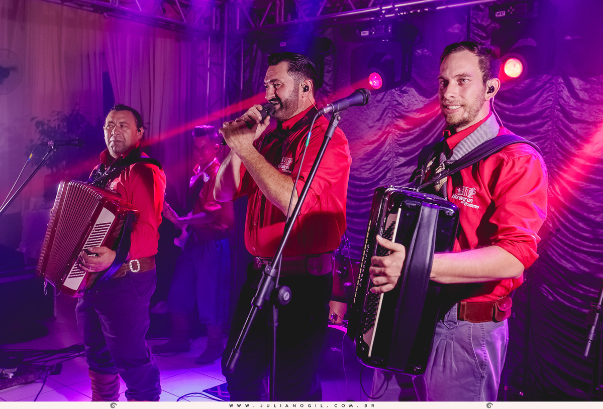 Recepção Casamento Willian de Lara Jéssica Wengrzen fotógrafo Juliano Gil Irati Paraná Casamento Igreja Matriz Senhor Bom Jesus Restaurante do Colono