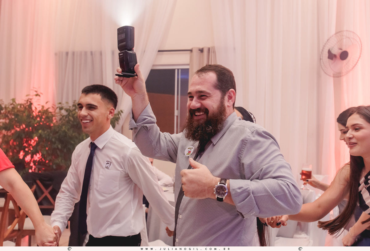 Recepção Casamento Willian de Lara Jéssica Wengrzen fotógrafo Juliano Gil Irati Paraná Casamento Igreja Matriz Senhor Bom Jesus Restaurante do Colono