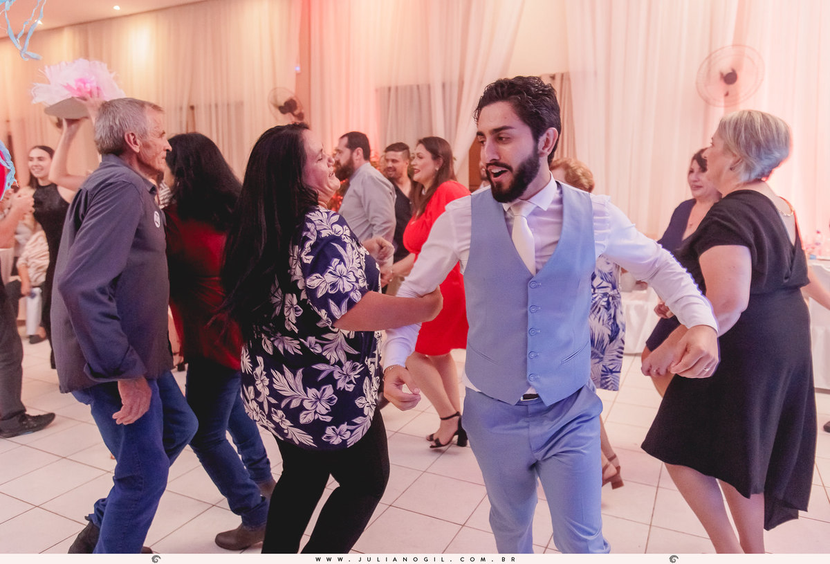 Recepção Casamento Willian de Lara Jéssica Wengrzen fotógrafo Juliano Gil Irati Paraná Casamento Igreja Matriz Senhor Bom Jesus Restaurante do Colono