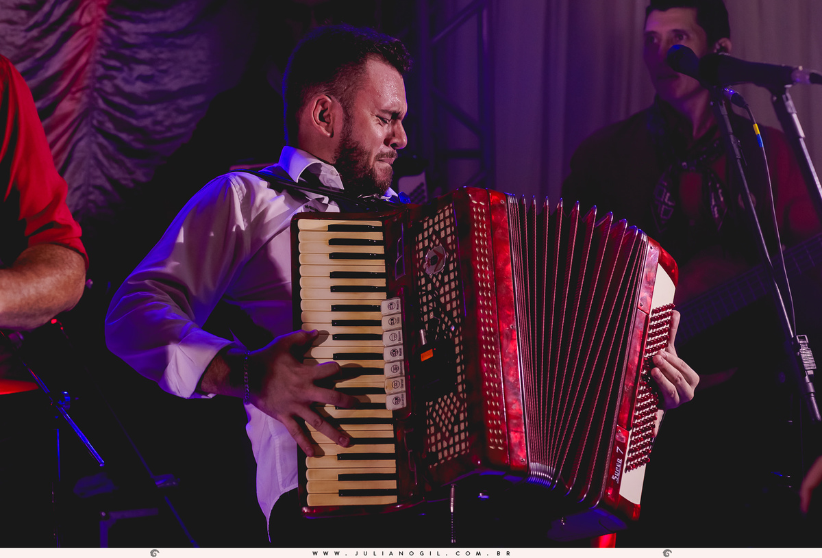 Recepção Casamento Willian de Lara Jéssica Wengrzen fotógrafo Juliano Gil Irati Paraná Casamento Igreja Matriz Senhor Bom Jesus Restaurante do Colono Gabriel Wengrzen