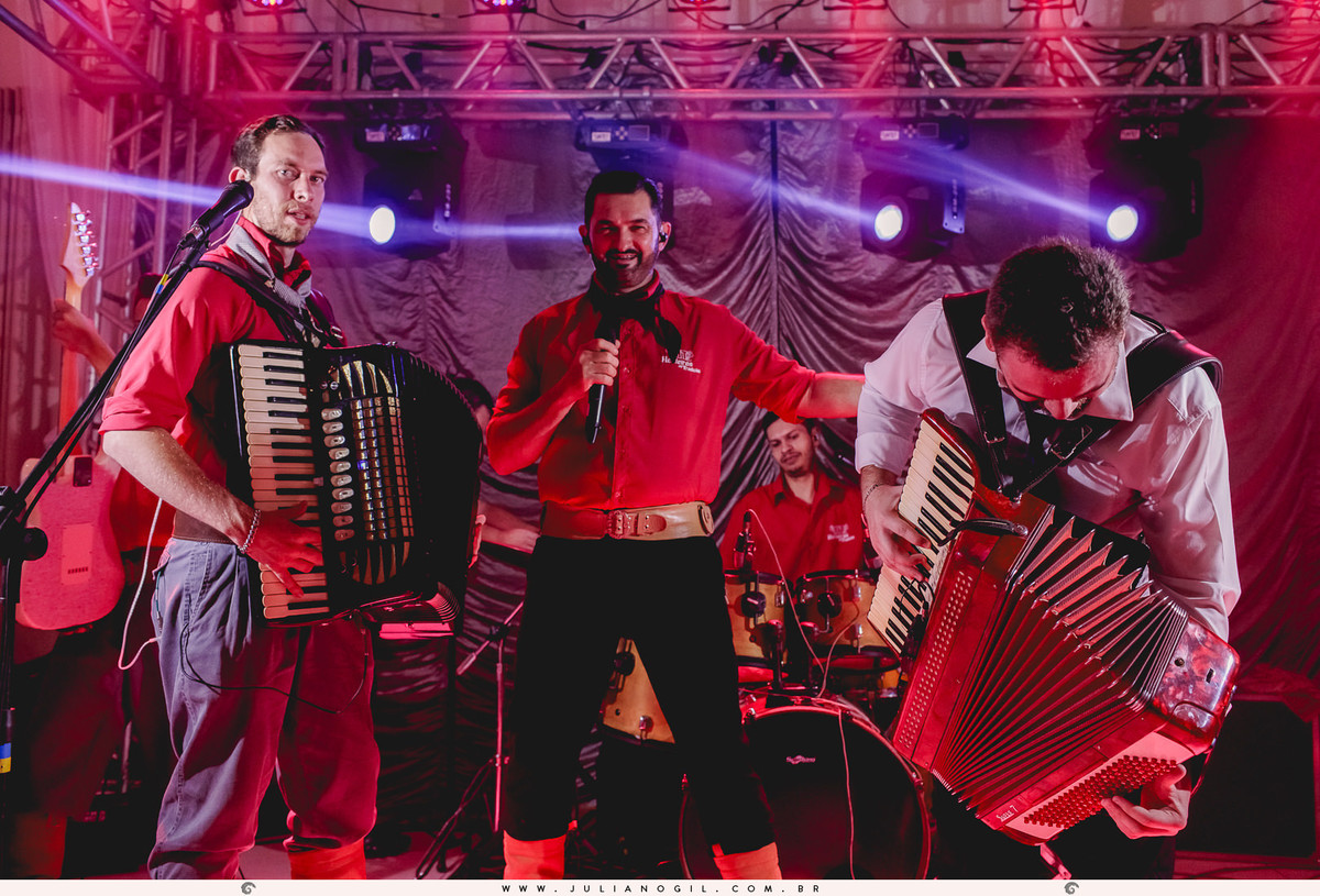 Recepção Casamento Willian de Lara Jéssica Wengrzen fotógrafo Juliano Gil Irati Paraná Casamento Igreja Matriz Senhor Bom Jesus Restaurante do Colono Gabriel Wengrzen