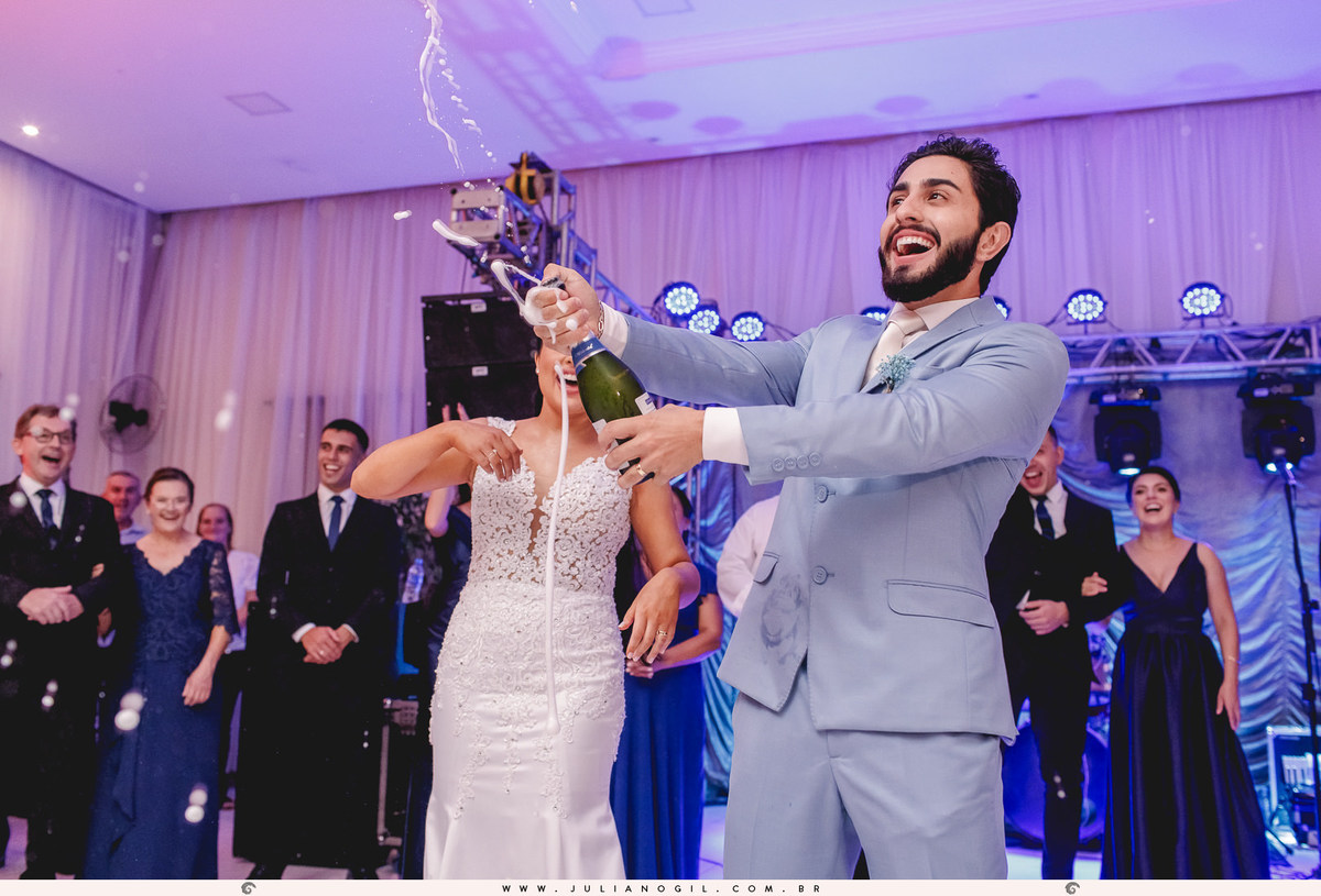 Recepção Casamento Willian de Lara Jéssica Wengrzen fotógrafo Juliano Gil Irati Paraná Casamento Igreja Matriz Senhor Bom Jesus Restaurante do Colono