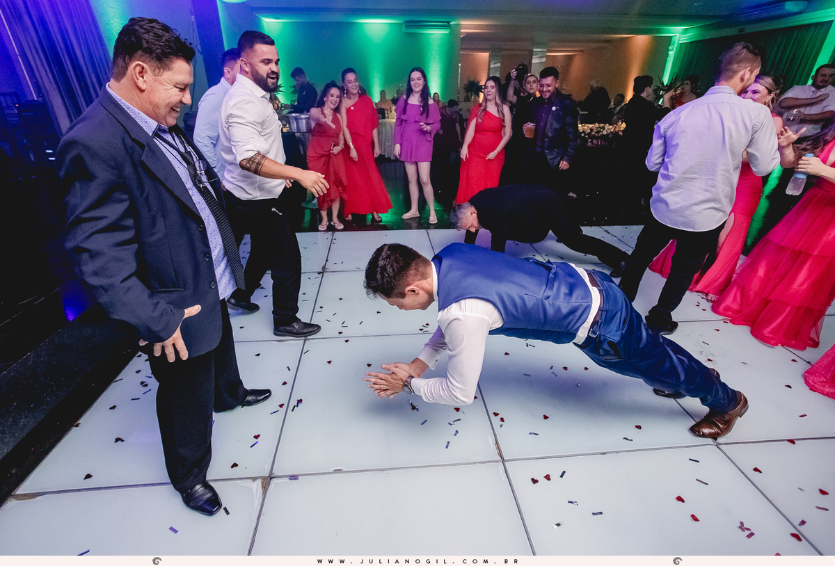 Cerimônia casamento Sandineli Bini Elvis Platini Paróquia São João Paulo II Ponta Grossa Fotógrafo Juliano Gil Irati Paraná Recepção Clube Ponta Lagoa