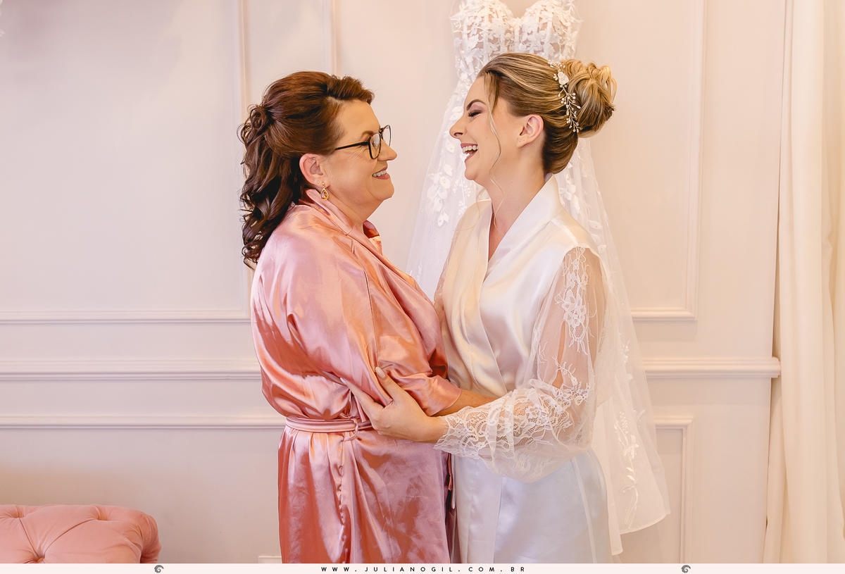 Making Of Noiva Francieli Roik fotógrafo Juliano Gil Irati Paraná Casamento Aline Xavier Aline Gabrielle Zerbinatti Igreja Imaculado Coração de Maria Rancho Vó Tereza