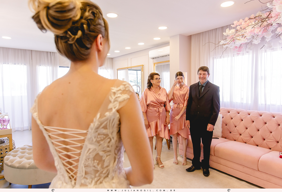 Making Of Noiva Francieli Roik fotógrafo Juliano Gil Irati Paraná Casamento Aline Xavier Aline Gabrielle Zerbinatti Igreja Imaculado Coração de Maria Rancho Vó Tereza