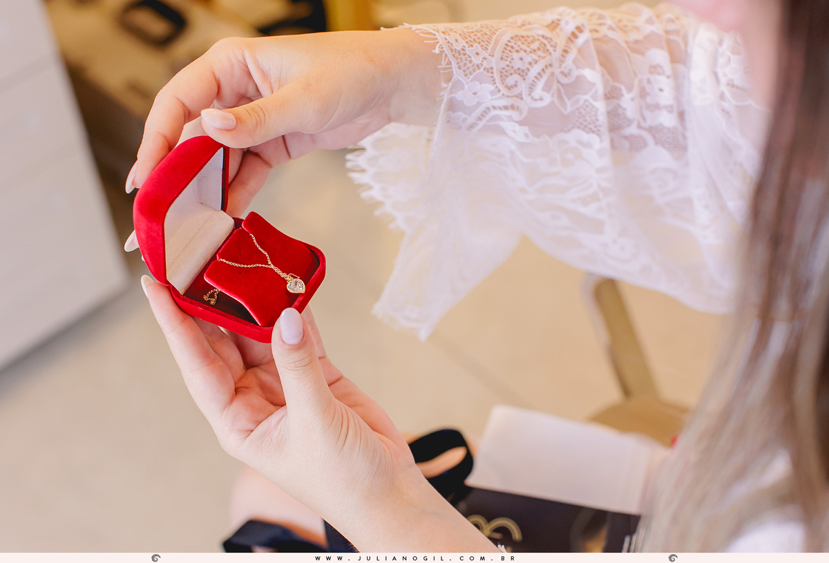 Making Of Noiva Francieli Roik fotógrafo Juliano Gil Irati Paraná Casamento Aline Xavier Aline Gabrielle Zerbinatti Igreja Imaculado Coração de Maria Rancho Vó Tereza