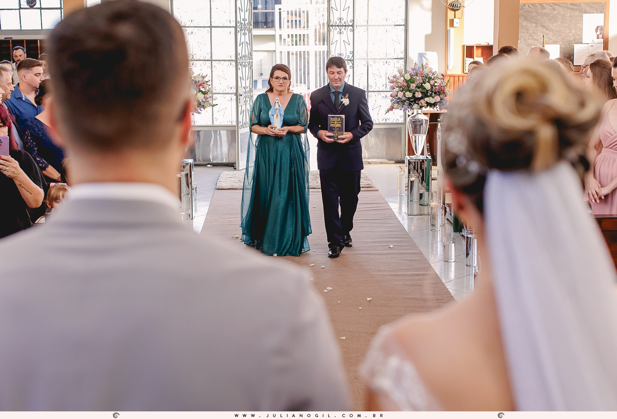 Cerimônia de casamento Noiva Francieli Roik Noivo Anderson Ferreira de Lima fotógrafo Juliano Gil Irati Paraná Casamento Aline Xavier Aline Gabrielle Zerbinatti Igreja Imaculado Coração de Maria Rancho Vó Tereza Hotel Monte Libano