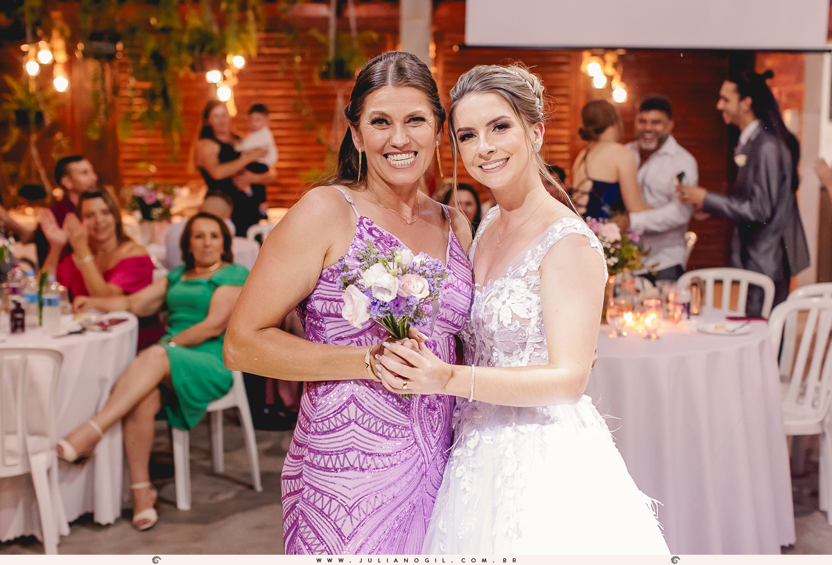 Recepção Festa de casamento Noiva Francieli Roik Noivo Anderson Ferreira de Lima fotógrafo Juliano Gil Irati Paraná Casamento Aline Xavier Aline Gabrielle Zerbinatti Igreja Imaculado Coração de Maria Rancho Vó Tereza Hotel Monte Libano