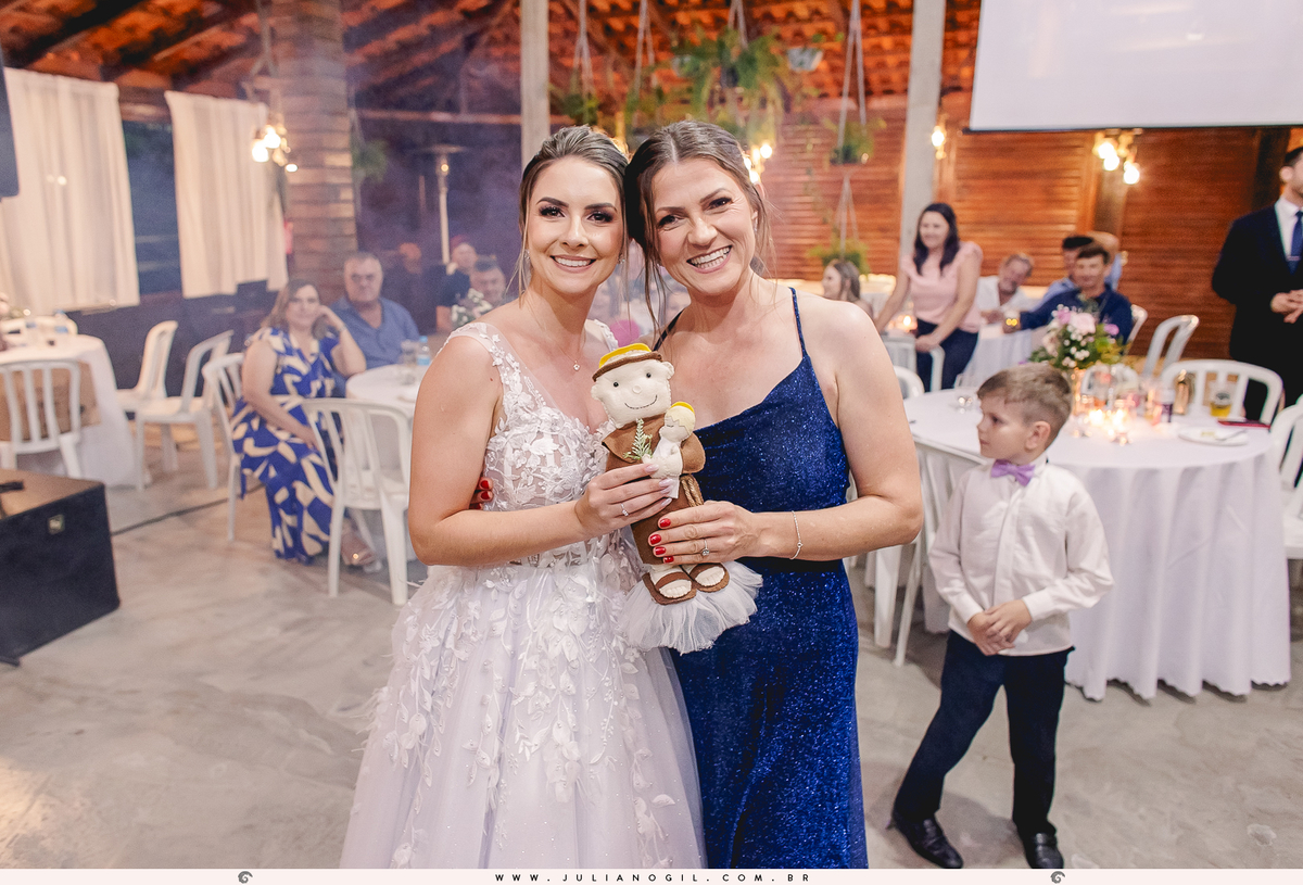 Recepção Festa de casamento Noiva Francieli Roik Noivo Anderson Ferreira de Lima fotógrafo Juliano Gil Irati Paraná Casamento Aline Xavier Aline Gabrielle Zerbinatti Igreja Imaculado Coração de Maria Rancho Vó Tereza Hotel Monte Libano