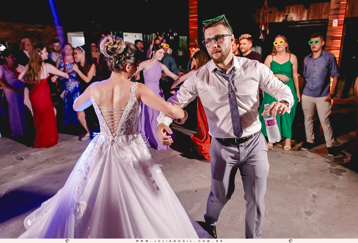 Recepção Festa de casamento Noiva Francieli Roik Noivo Anderson Ferreira de Lima fotógrafo Juliano Gil Irati Paraná Casamento Aline Xavier Aline Gabrielle Zerbinatti Igreja Imaculado Coração de Maria Rancho Vó Tereza Hotel Monte Libano