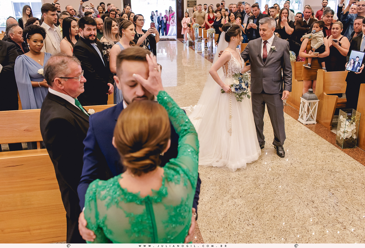 Casamento Jeferson Girotto Carol Jacumasso Santuário São Francisco de Assis curitiba  irati Paraná fotógrafo de casamento juliano gil