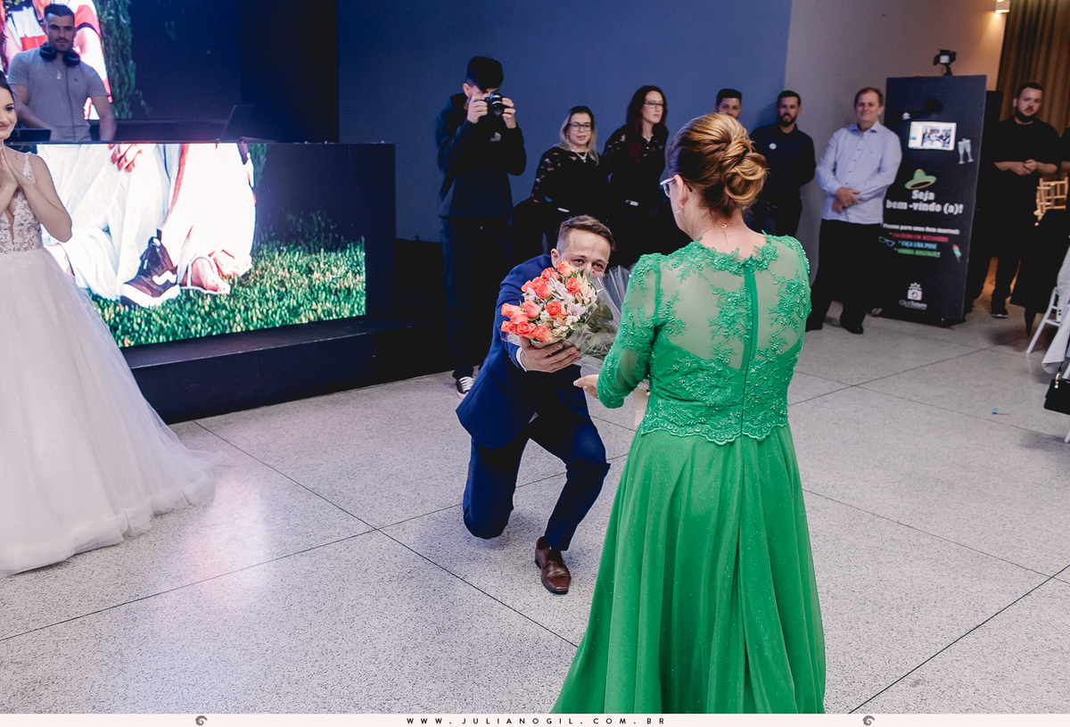 Casamento Jeferson Girotto Carol Jacumasso Santuário São Francisco de Assis curitiba  irati Paraná fotógrafo de casamento juliano gil