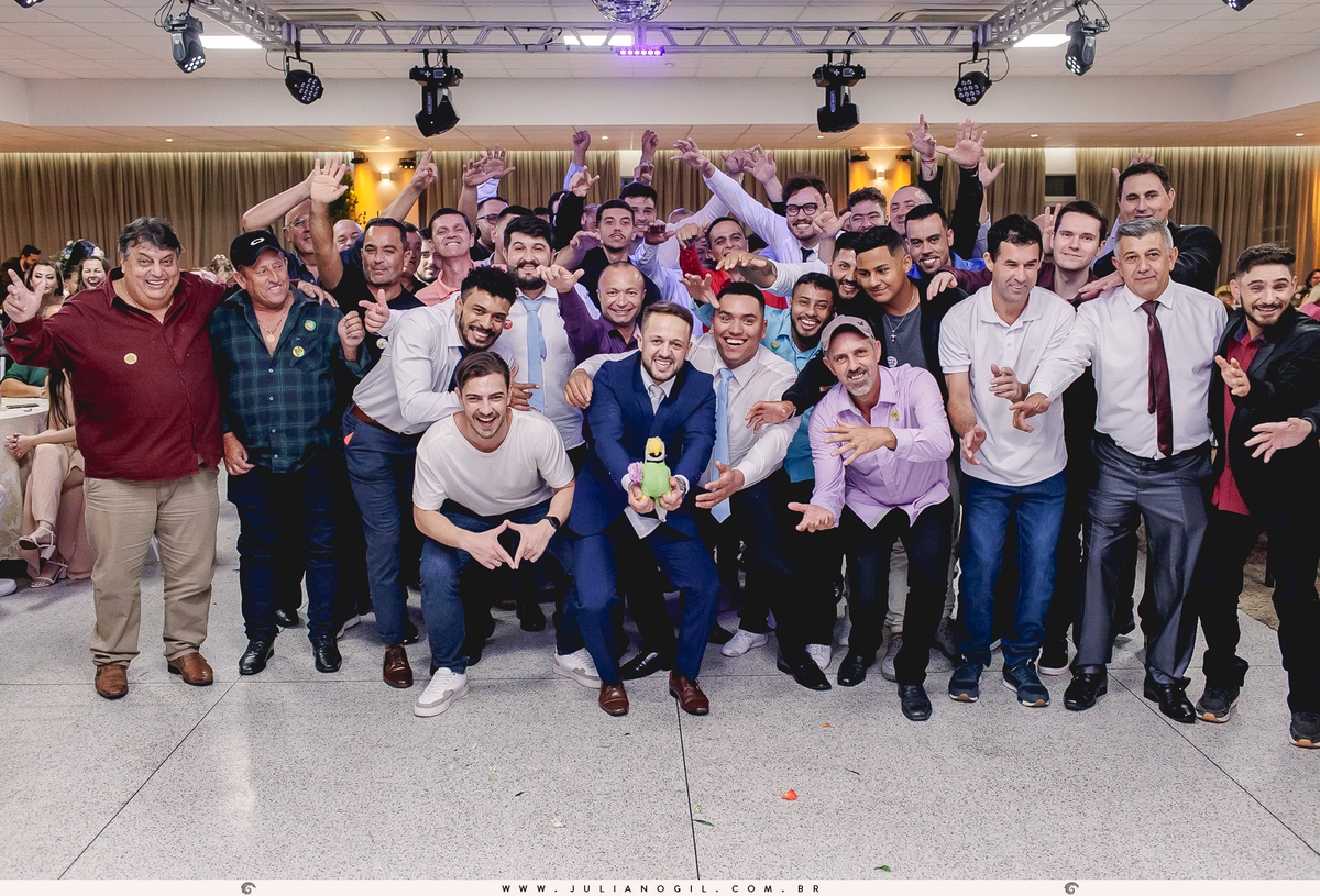 Casamento Jeferson Girotto Carol Jacumasso Santuário São Francisco de Assis curitiba  irati Paraná fotógrafo de casamento juliano gil