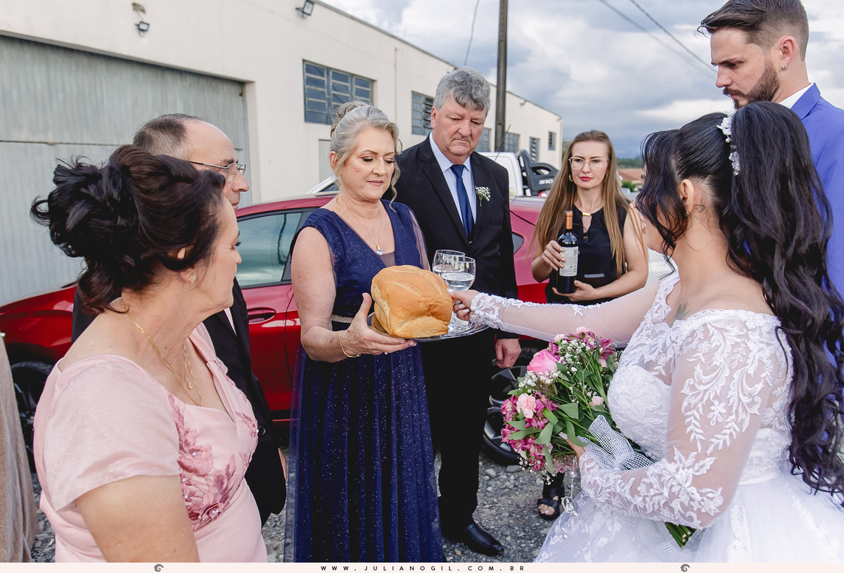 Recepção Festa de Casamento Noiva Ana Claudia dos Santos Noivo Luiz Fernando Grabowski Paróquia São Pedro Apóstolo Salão de Festa Capela Nossa Senhora Aparecida Fotógrafo Juliano Gil Mallet Paraná Irati Casamento Ucraniano