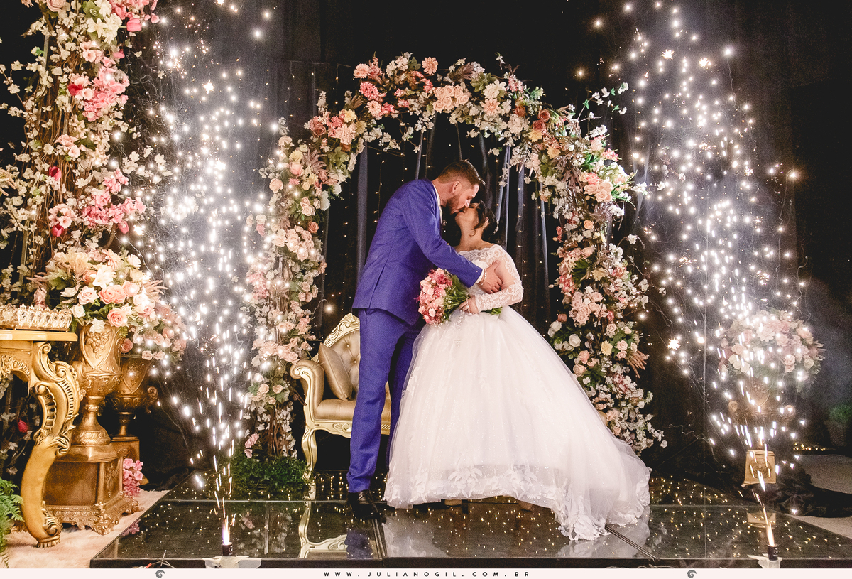 Recepção Festa de Casamento Noiva Ana Claudia dos Santos Noivo Luiz Fernando Grabowski Paróquia São Pedro Apóstolo Salão de Festa Capela Nossa Senhora Aparecida Fotógrafo Juliano Gil Mallet Paraná Irati Casamento Decoração