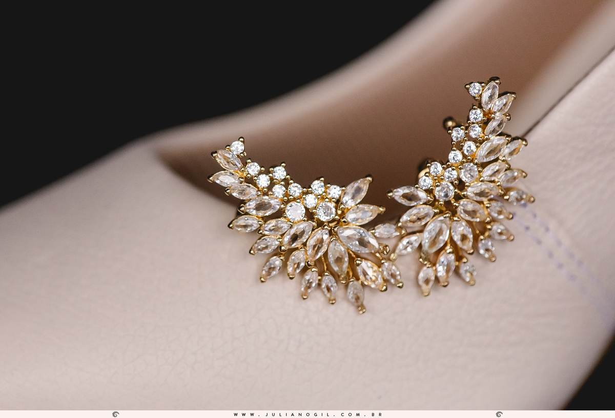 Making of Noiva Ana Claudia dos Santos Paróquia São Pedro Apóstolo Salão de Festa Capela Nossa Senhora Aparecida Fotógrafo Juliano Gil Mallet Paraná Irati Casamento