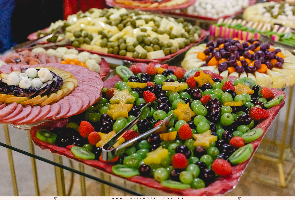 Recepção Festa de Casamento Noiva Ana Claudia dos Santos Noivo Luiz Fernando Grabowski Paróquia São Pedro Apóstolo Salão de Festa Capela Nossa Senhora Aparecida Fotógrafo Juliano Gil Mallet Paraná Irati Casamento Decoração