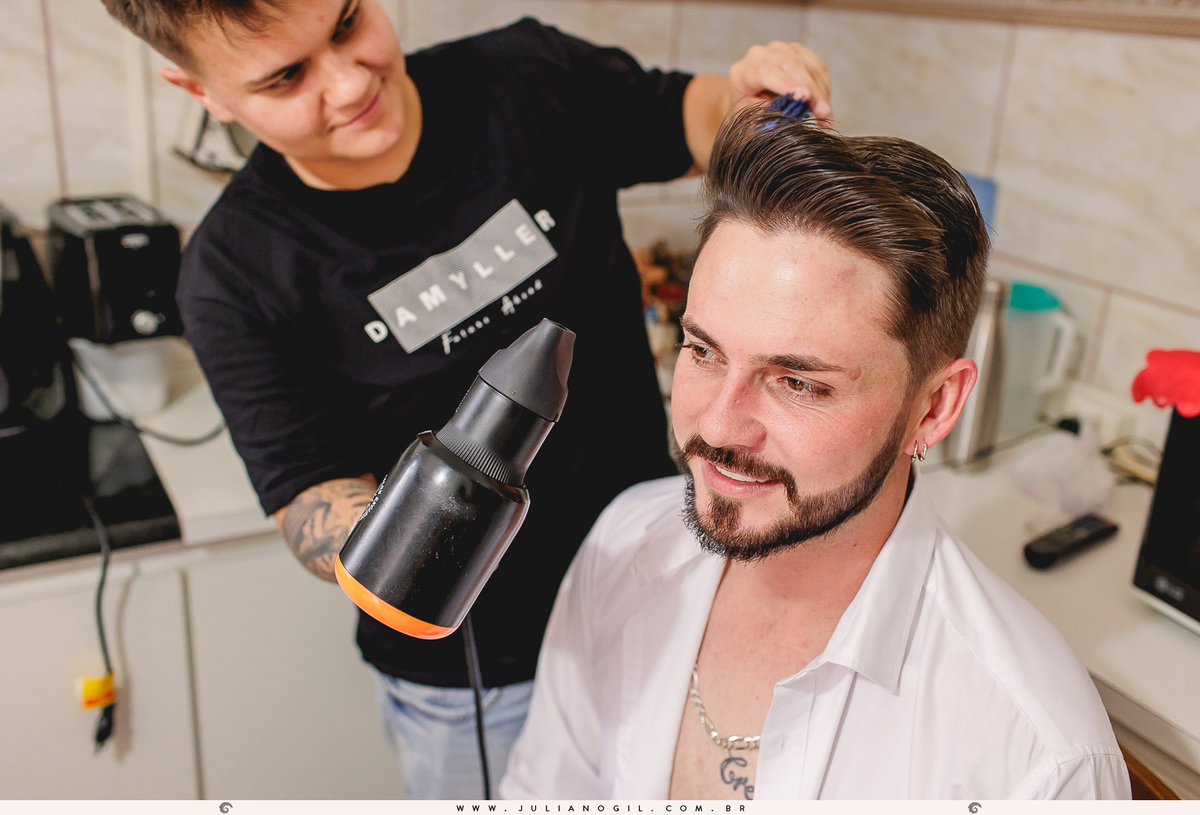 Making of Noivo Luiz Fernando Grabowski Paróquia São Pedro Apóstolo Salão de Festa Capela Nossa Senhora Aparecida Fotógrafo Juliano Gil Mallet Paraná Irati Casamento