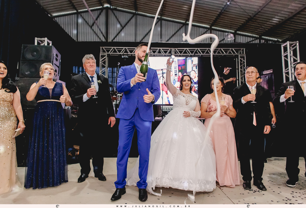 Recepção Festa de Casamento Noiva Ana Claudia dos Santos Noivo Luiz Fernando Grabowski Paróquia São Pedro Apóstolo Salão de Festa Capela Nossa Senhora Aparecida Fotógrafo Juliano Gil Mallet Paraná Irati Casamento