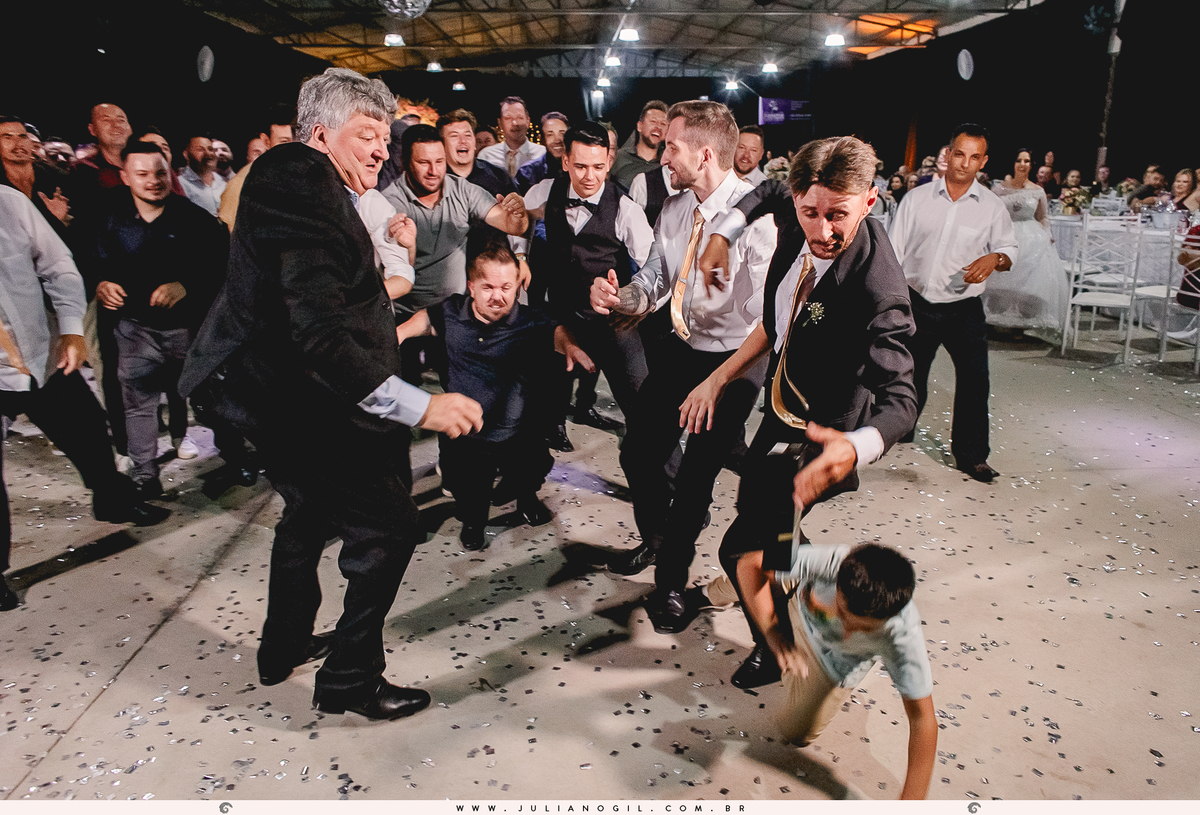 Recepção Festa de Casamento Noiva Ana Claudia dos Santos Noivo Luiz Fernando Grabowski Paróquia São Pedro Apóstolo Salão de Festa Capela Nossa Senhora Aparecida Fotógrafo Juliano Gil Mallet Paraná Irati Casamento