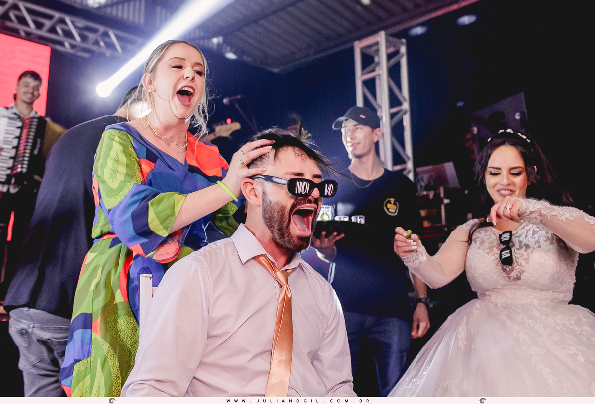 Recepção Festa de Casamento Noiva Ana Claudia dos Santos Noivo Luiz Fernando Grabowski Paróquia São Pedro Apóstolo Salão de Festa Capela Nossa Senhora Aparecida Fotógrafo Juliano Gil Mallet Paraná Irati Casamento