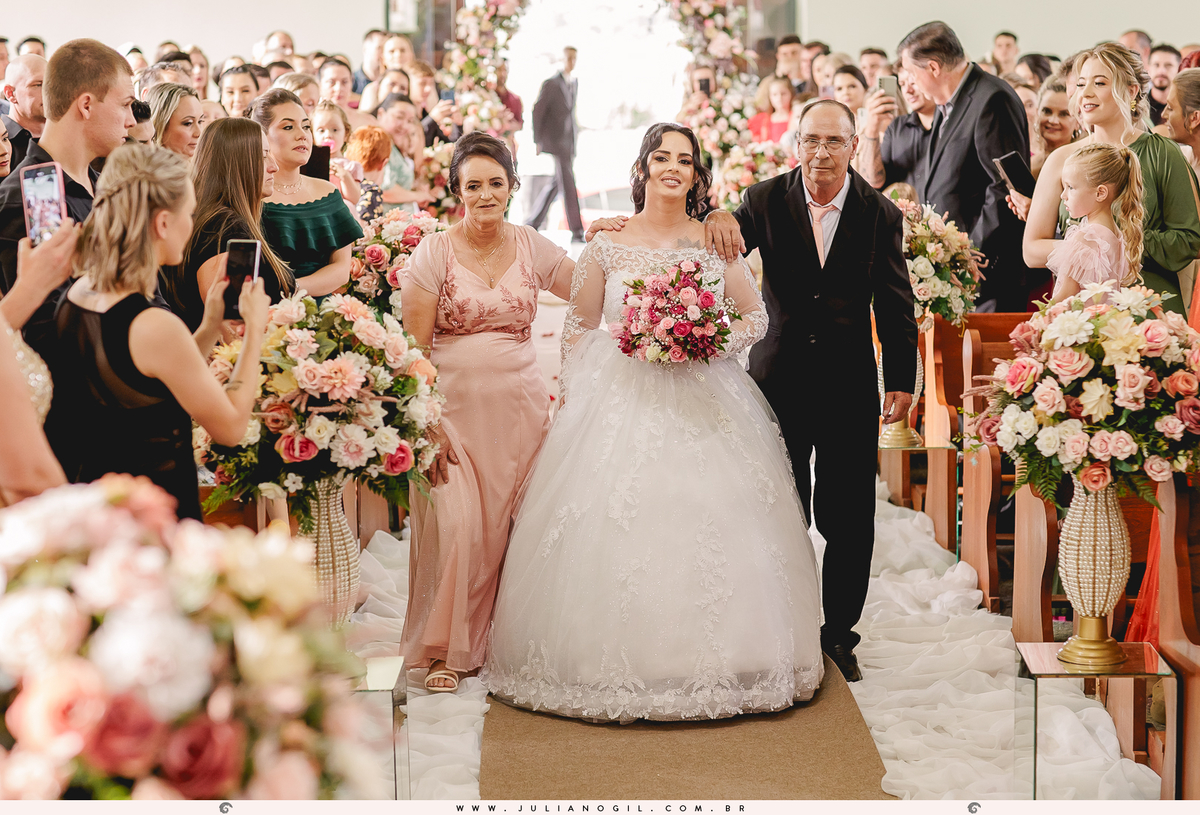 Casamento Noiva Ana Claudia dos Santos Noivo Luiz Fernando Grabowski Paróquia São Pedro Apóstolo Salão de Festa Capela Nossa Senhora Aparecida Fotógrafo Juliano Gil Mallet Paraná Irati Casamento