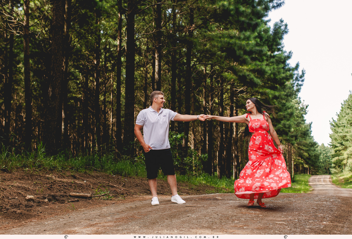 Pré Casamento noivo noiva Gabriela e Andrian casamento Prudentópolis Irati Paraná Itapará Cachoeira ar livre ensaio externo country plantação fotógrafo Juliano Gil casal fazenda minas gerais belo horizonte