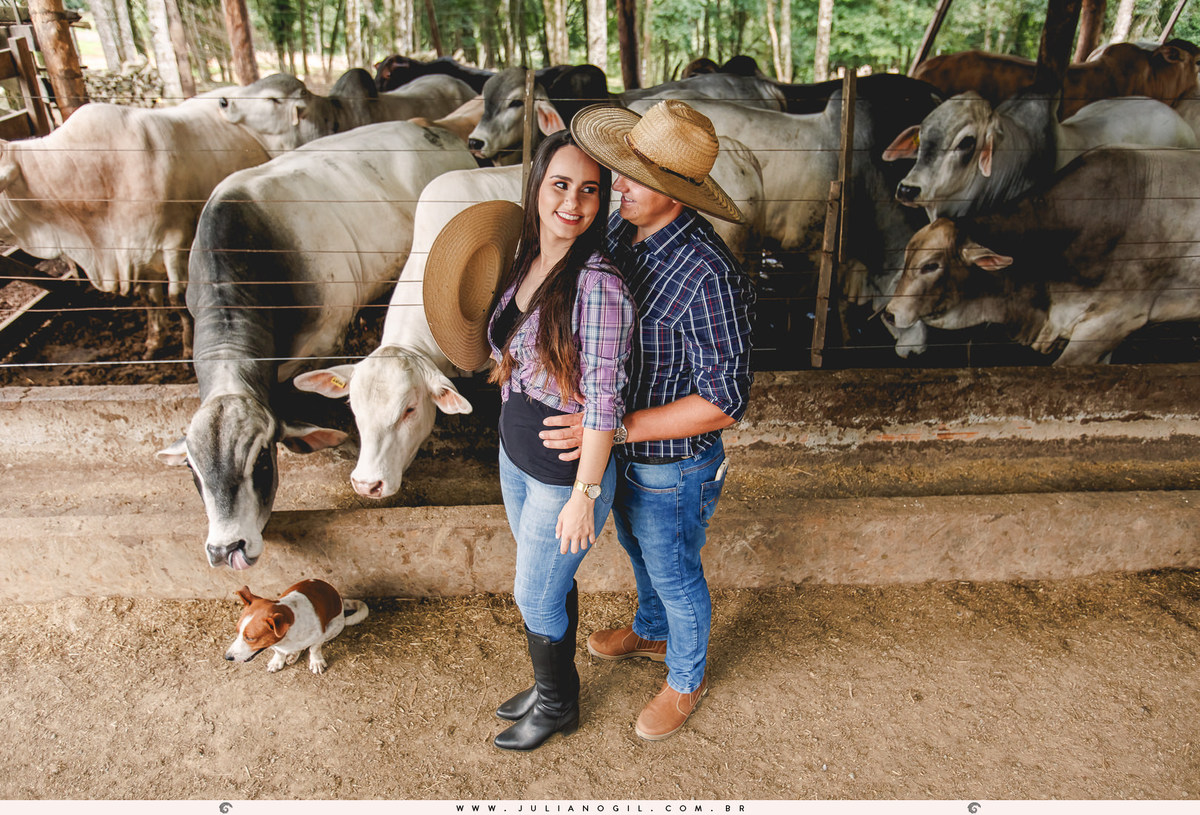 Pré Casamento noivo noiva Gabriela e Andrian casamento Prudentópolis Irati Paraná Itapará Cachoeira ar livre ensaio externo country plantação fotógrafo Juliano Gil casal fazenda minas gerais belo horizonte