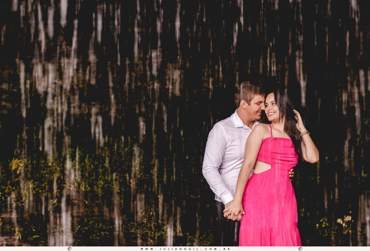 Pré Casamento noivo noiva Gabriela e Andrian casamento Prudentópolis Irati Paraná Itapará Cachoeira ar livre ensaio externo country plantação fotógrafo Juliano Gil casal fazenda minas gerais belo horizonte