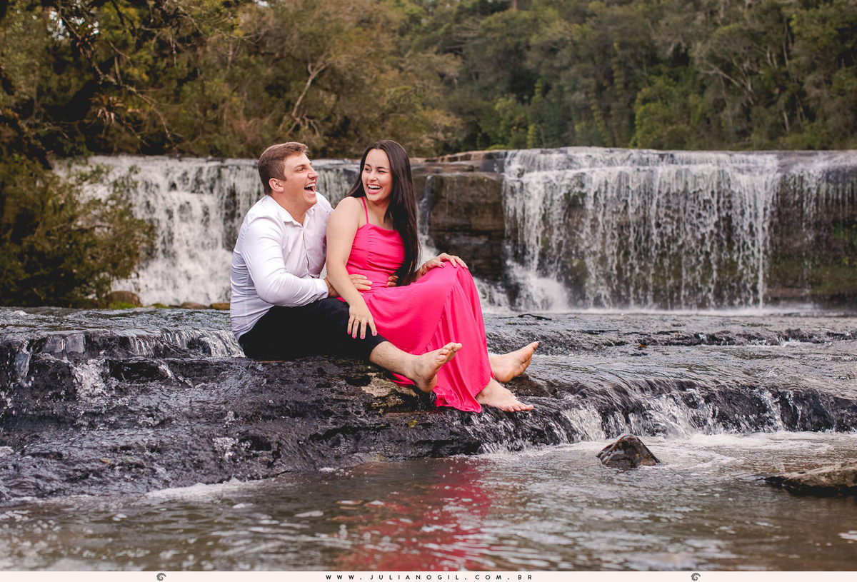 Pré Casamento noivo noiva Gabriela e Andrian casamento Prudentópolis Irati Paraná Itapará Cachoeira ar livre ensaio externo country plantação fotógrafo Juliano Gil casal fazenda minas gerais belo horizonte